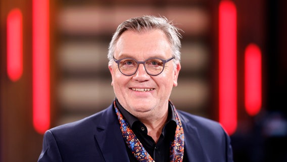 Entertainer Hape Kerkeling bei der Aufzeichnung einer Talkshow. © picture alliance Foto: Panama Pictures