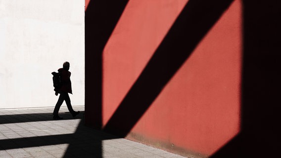 Das Bild zeigt die Fotografie "Follow the lines" von Guido Klumpe. © Guido Klumpe Foto: Guido Klumpe