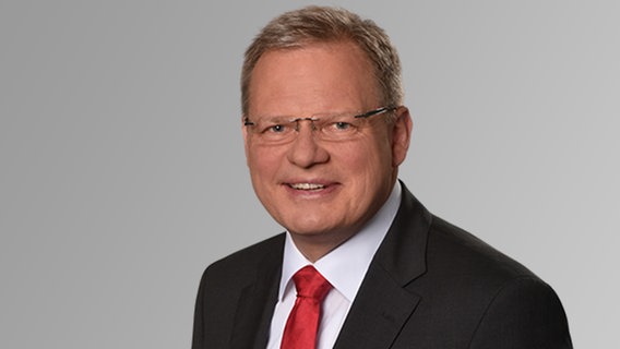 Der Landtagsabgeordnete Dirk Adomat (SPD) im Porträt. © SPD 