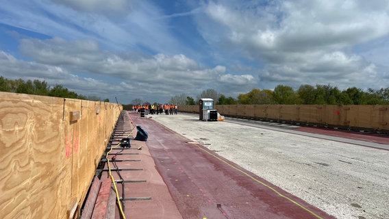 Die Decatur-Brücke in Maschen ist eine Baustelle. © NDR Foto: Marlene Kukral