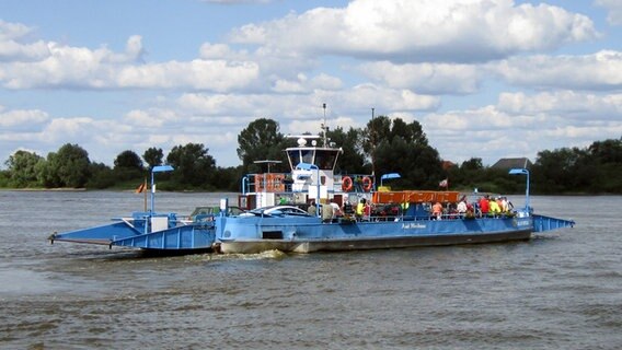Die Fähre "Amt Neuhaus" bei Bleckede. © Landkreis Lüneburg 