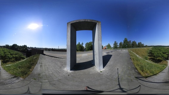 Der Torbogen an der Unglücksstelle in Eschede. © NDR 