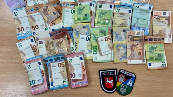 Ein Bargeldfund der Polizei bei einer Verkehrskontrolle. © Polizeiinspektion Rotenburg 