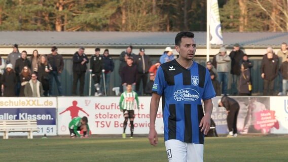 Leon Perera vom Fußballverein Lüneburger SK Hansa © NDR 