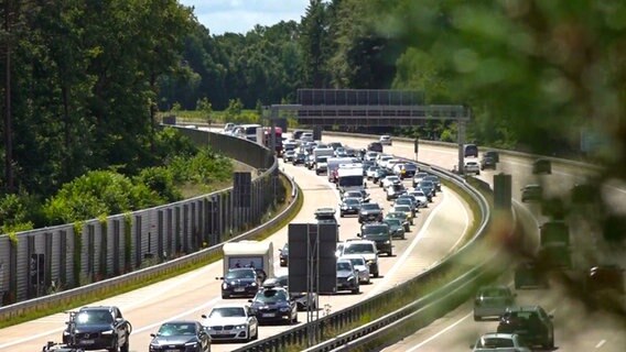 Stau auf der Autobahn 7. © TeleNewsNetwork Foto: TeleNewsNetwork