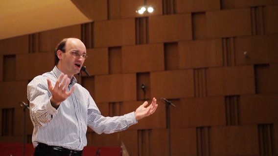Andrew Manze, Chefdirigent der NDR Radiophilharmonie. © NDR 