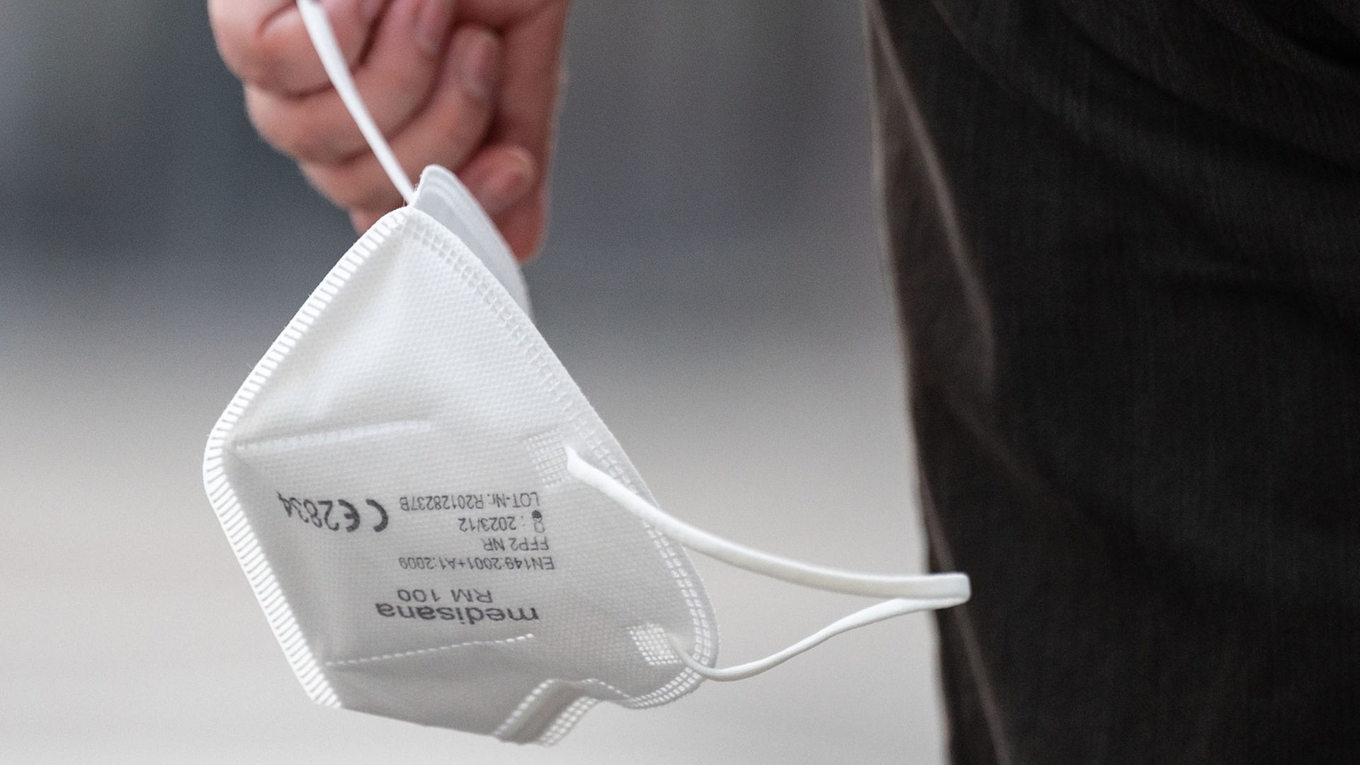 Corona: Prozess gegen Hamburger Arzt wegen Maskenbefreiungen