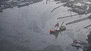 Luftaufnahme: Ölverschmutzung auf dem Nord-Ostsee-Kanal. © Havariekommando Foto: Havariekommando