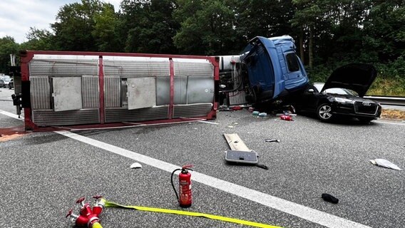 Ein Unfall auf der A27 bei Achim. © Nord-West-Media TV 