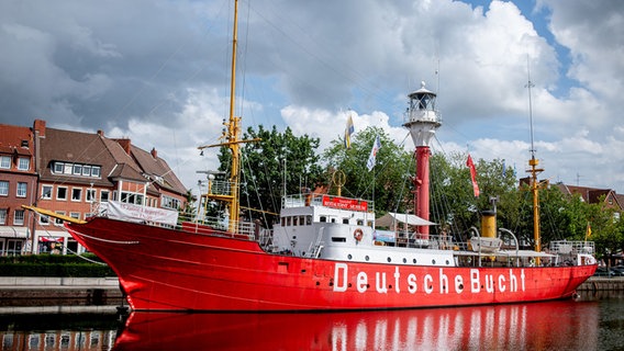 Das historische Feuerschiff "Amrumbank/Deutsche Bucht" liegt im Ratsdelft in Emden. © picture alliance/dpa | Hauke-Christian Dittrich Foto: Hauke-Christian Dittrich