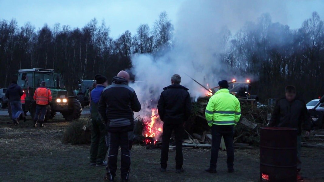 Rolnicy protestują: Rolnicy kontynuują oblężenie Jadweserport NDR.de – Aktualności – Dolna Saksonia