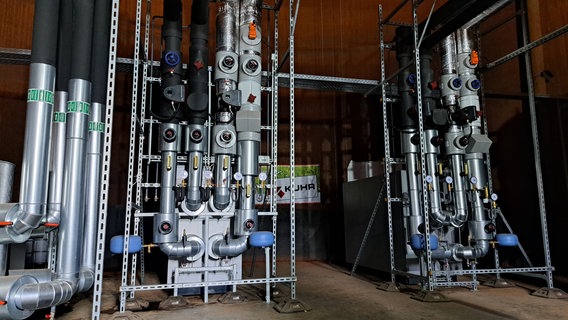 Das Bild zeigt eine technische Installation auf Borkum. © NDR 