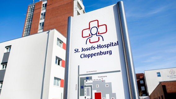Blick auf das St.Josefs Hospital in Cloppenburg. © dpa-Bildfunk Foto: Hauke-Christian Dittrich