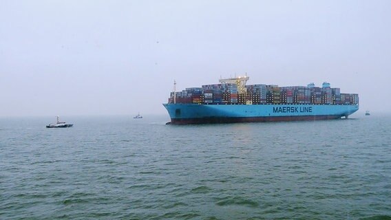 Das Container·schiff in der Nordsee. © Havarie Kommando 