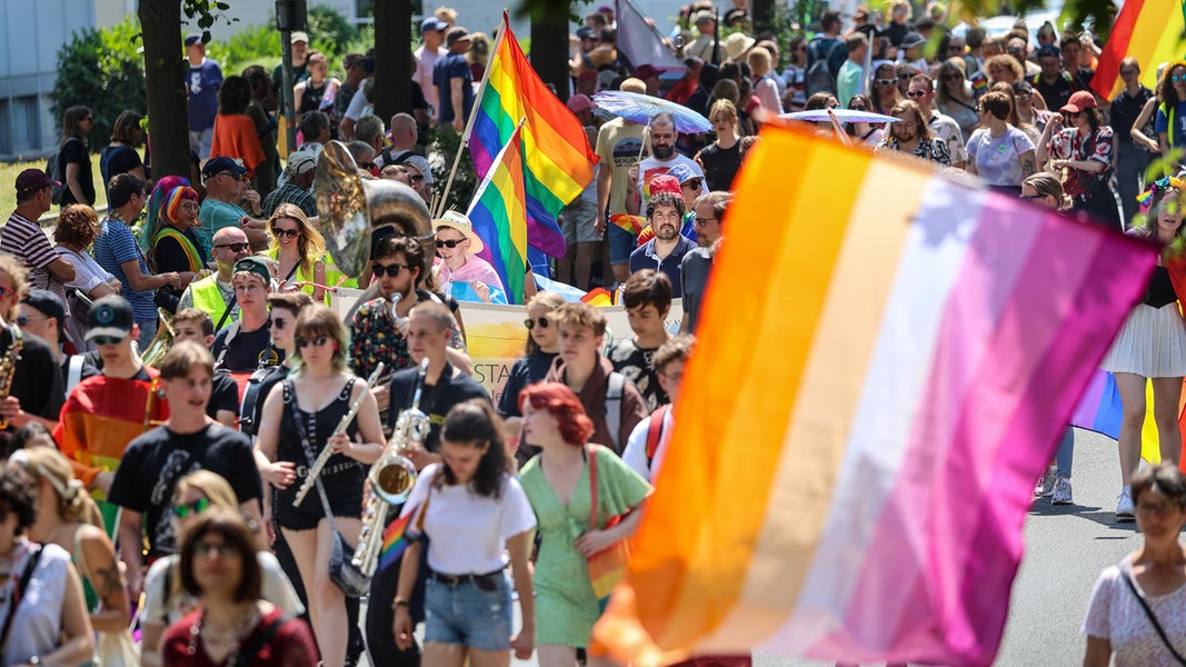 Oldenburg: 11 000 osób świętuje Christopher Street Day |  NDR.de – Aktualności – Dolna Saksonia