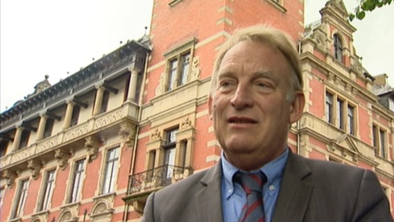 Der Bürgermeister der Stadt Leer, Wolfgang Kellner, im Interview. © NDR.de 