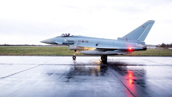 Das Bild zeigt einen Eurofighter Typhoon in Wittmund. © picture alliance Foto: Hauke-Christian Dittrich