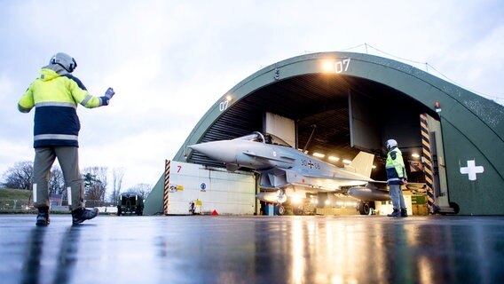 Das Bild zeigt einen Eurofighter Typhoon in Wittmund. © dpa-Bildfunk Foto: Hauke-Christian Dittrich