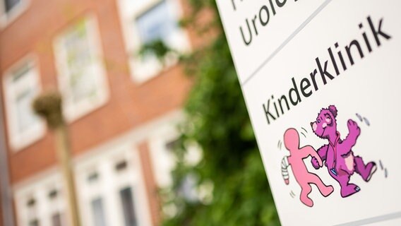 Die Kinderklinik am Klinikum Oldenburg. © dpa-Bildfunk Foto:  Mohssen Assanimoghaddam