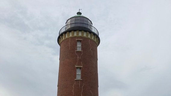 Blick auf einen Leuchtturm in Cuxhaven. © NDR Foto: Jörn Pietschke