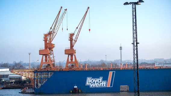 Die Lloyd-Werft in Bremerhaven. © dpa-Bildfunk Foto: Sina Schuldt