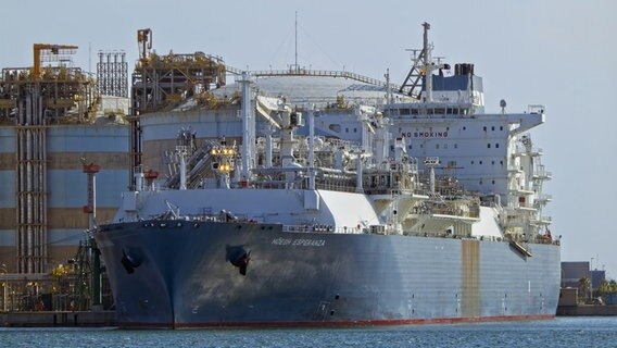 Das Terminalschiff Hoegh Esperanza. © Manuel Hernandez Lafuente Foto: Manuel Hernandez Lafuente