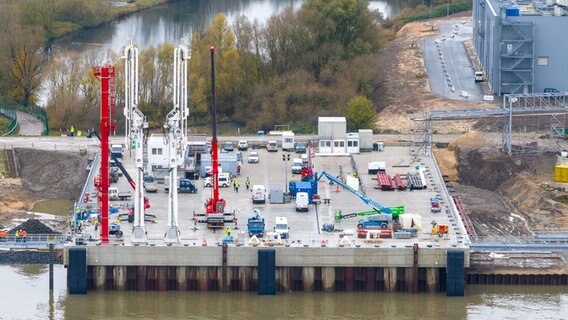 Anleger für verflüssigte Gase am Hafen Stade. © Niedersachsen Ports GmbH & Co. KG 