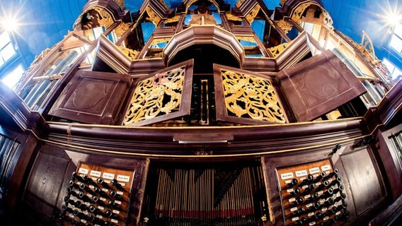 Die historische Gloger-Orgel in der St. Severi-Kirche in Otterndorf © dpa-Bildfunk Foto: Hauke-Christian Dittrich