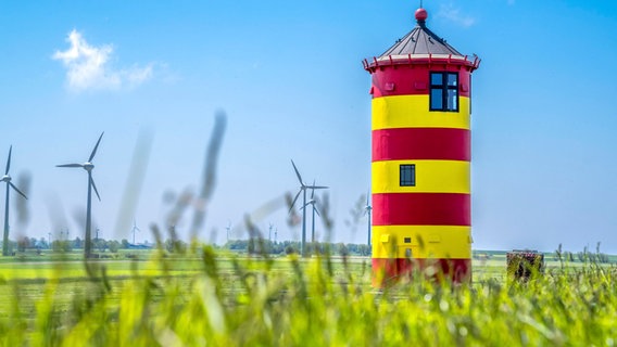 Der Leuchtturm in Pilsum. © picture alliance / Westend61 | pure.passion.photography Foto: pure.passion.photography