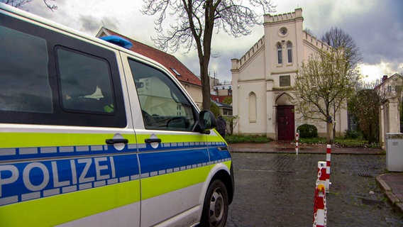 Die Synagoge der jüdischen Gemeinde Oldenburg nach einem Brandanschlag © NDR 