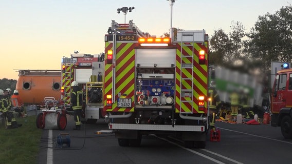 Feuerwehr an einer Unfallstelle in Jever. © TelenewsNetwork 