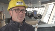 Der Werftkapitän der Meyer Werft, Wolfgang Thos, im Portrait. © NDR Foto: Oliver Gressieker