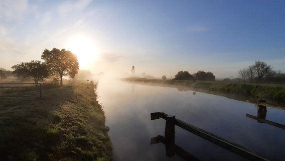 Der Ems-Jade-Kanal in Friedeburg am Morgen © NDR Foto: Ingrid Groothoff