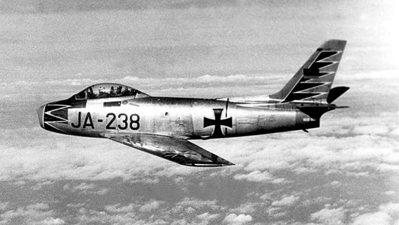 Ein Jagdflugzeug des Typs F-86 Sabre. © Bundeswehr Foto: Bundeswehr