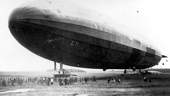 Der Zeppelin L 71 im Jahr 1918 in Wittmundhafen. © Bundeswehr Foto: Bundeswehr