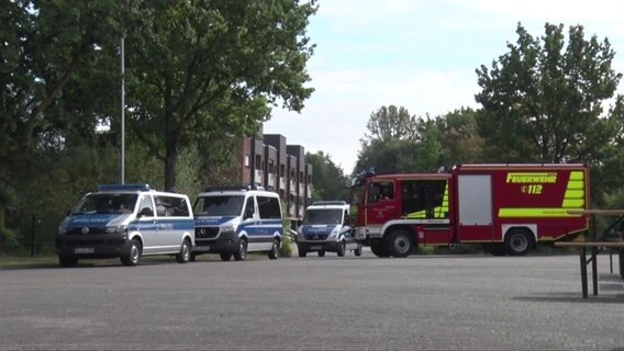 Feuerwehr und Polizei in Belm (Landkreis Osnabrück). Hier findet eine Bombenräumung statt. © NWM 