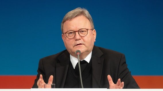 Franz-Josef Bode, Bischof des Bistums Osnabrück, spricht während eines Pressestatements. Franz-Josef Bode, Bischof des Bistums Osnabrück, spricht während eines Pressestatements. © picture alliance/dpa/Sebastian Gollnow Foto: Sebastian Gollnow