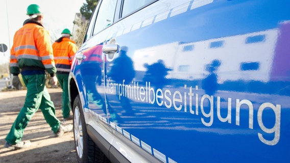 Kampfmittelbeseitigung Kampfmittelbeseitigung © dpa - Bildfunk Foto: Friso Gentsch