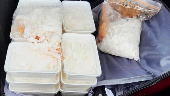6,4 Kilogramm Crytal Meth in einem Koffer. © Bundespolizeiinspektion Bad Bentheim 