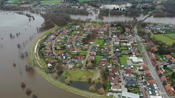 Hochwasser in Haren (Ems) aus der Vogelperspektive (Drohnenaufnahme). © Stadt Haren (Ems) 