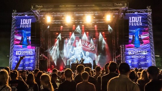 Ein Blick auf die Bühne des Lautfeuer-Festivals. © Tina Poppenburg Foto: Tina Poppenburg