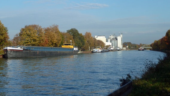 Güterschiff auf dem Mittellandkanal im Landkreis Osnabrück. © NDR Foto: Nina Draxlbauer