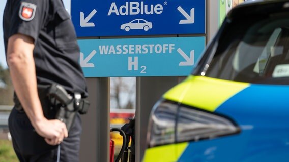 Osnabrück: Polizei lobt Wasserstoff-Streifenwagen Osnabrück: Polizei lobt Wasserstoff-Streifenwagen