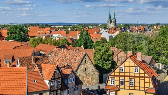 Blick auf die Altstadt von Quedlinburg © picture alliance/imageBROKER/Schoening Foto: Schoening