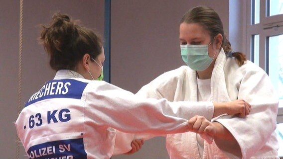 Angelina Salli beim Judo. © NDR 