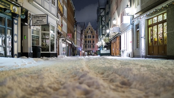 Schnee liegt in der Innenstadt von Hannover. © dpa-Bildfunk Foto: Ole Spata