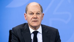 Der Bundeskanzler Olaf Scholz (SPD) schaut in die Kamera. © picture alliance Foto: Bernd von Jutrczenka