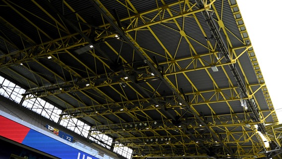 Das Westfalenstadion in Dortmund beim EM-Achtelfinale zwischen Deutschland und Dänemark. © picture alliance/dpa | Bernd Thissen Foto: picture alliance/dpa | Bernd Thissen