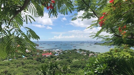 Eine Insel in Thailand. © dpa - Bildfunk Foto: Christoph Sator