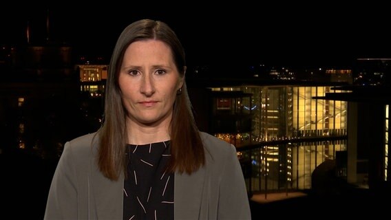 Sina Tonk von der NGO Terre des Femmes spricht in einem Interview. Sina Tonk von der NGO Terre des Femmes spricht in einem Interview. © NDR